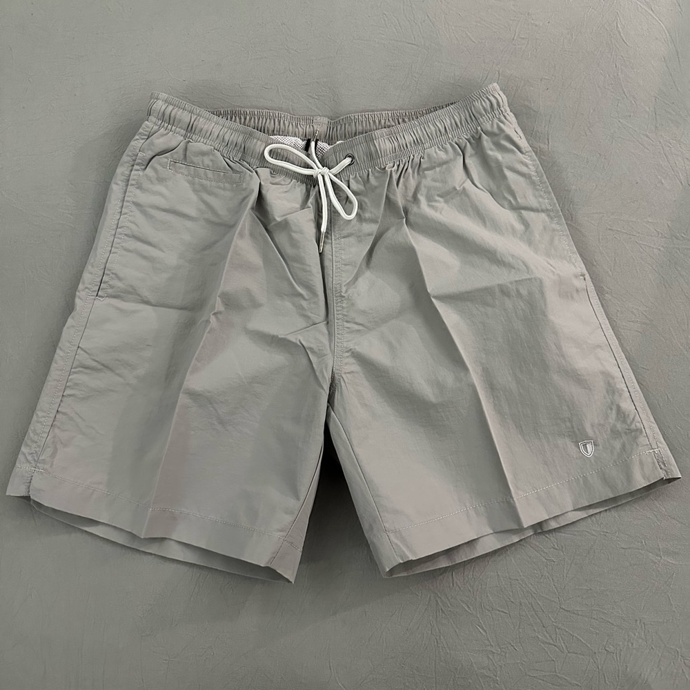 Black Brown 1826 Swim Trunks in Light Smoke Grey Sizes Medium & Large Men’s